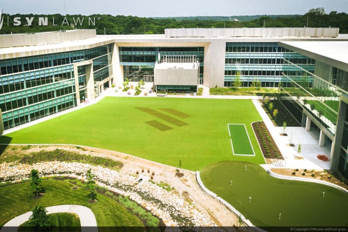 image of SYNLawn Windsor CA commercial artificial grass for office buildings campus courtyards