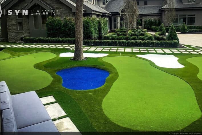 image of SYNLawn Windsor CA residential frontyard golf putting greens